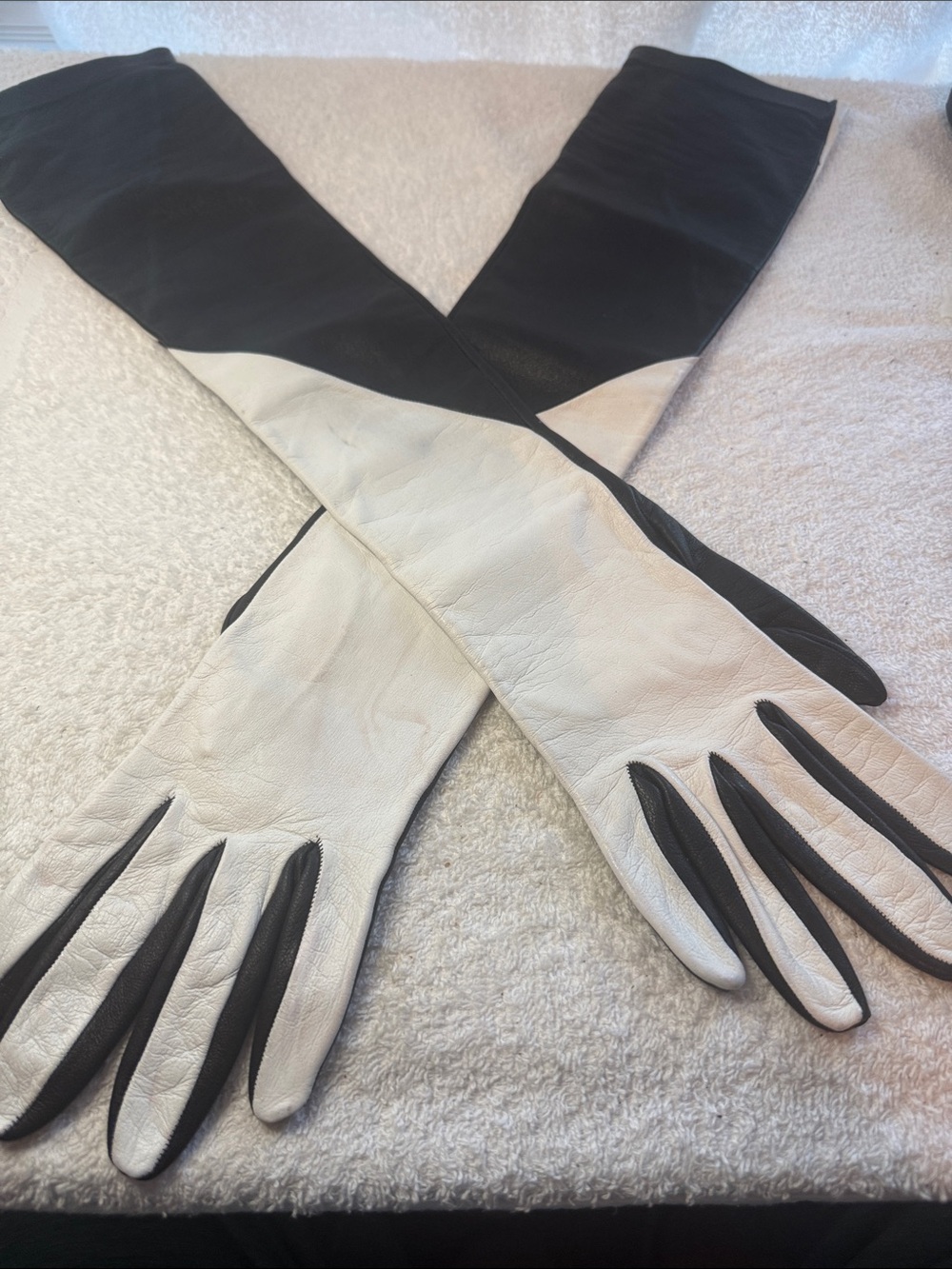 Vintage Christian Dior Opera Length Black/White Leather Gloves, sz 7